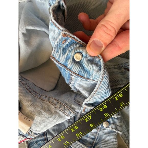 Vintage Levis SilverTab Loose Fit Jeans Light Wash 36x32 Made in USA 1995 Baggy - Picture 9 of 11